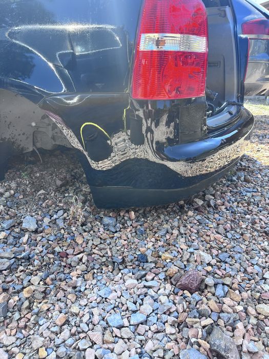 Задна броня за фолксваген туаран черна volkswagen touran 2003г-2007г