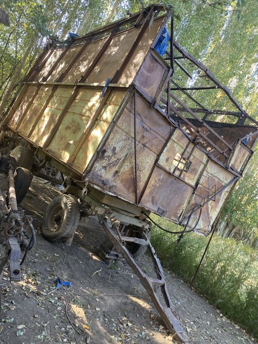 Продам трактор с телегами