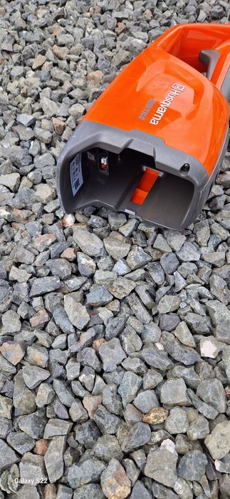 Husqvarna foarfeca-drujba pe acumulatori