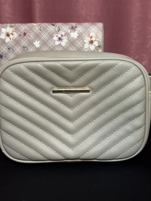 Три различни модела чанти