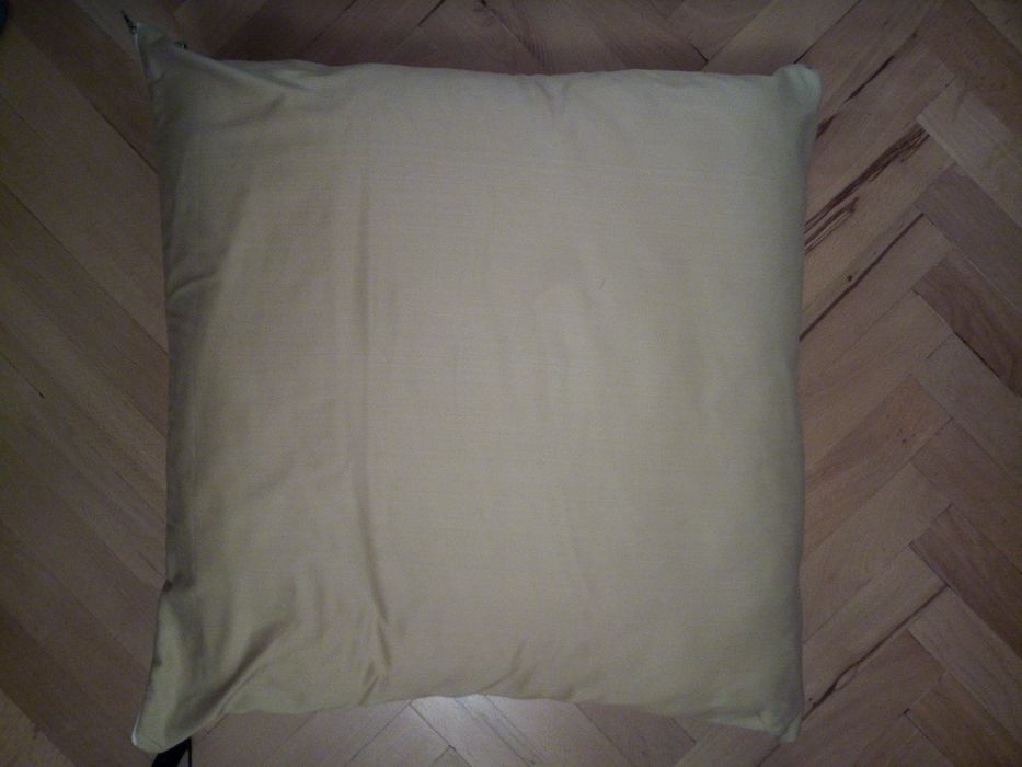 голяма декоративна възглавница