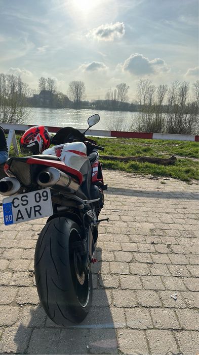 Yamaha R1 Santander– Stare excelentă, multe piese noi, Akrapovič