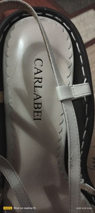 Босоножки новые бежевые