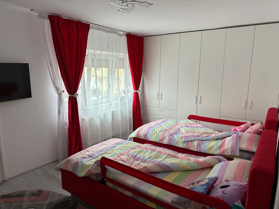 Paturi de copii ca și noi sunt luate de aproape un an