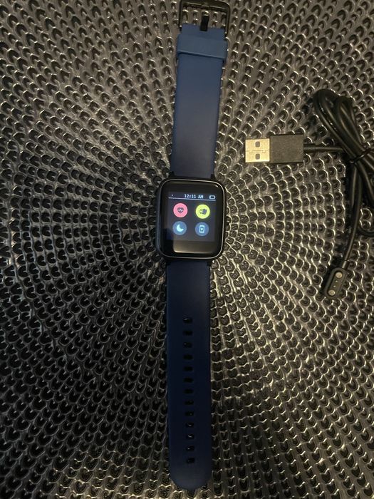 Ceas smartwatch.