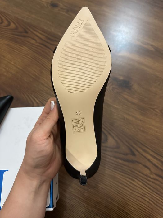 GUESS дамски обувки