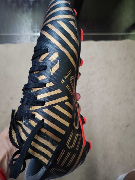 Детски бутонки адидас