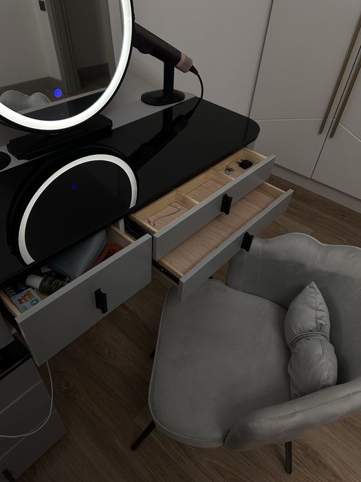 Туалетный столик