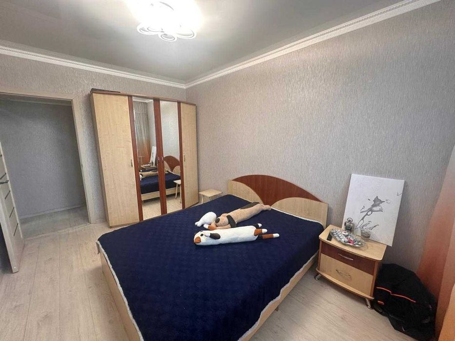 Продается 2 комн квартира гор. Строителей,4