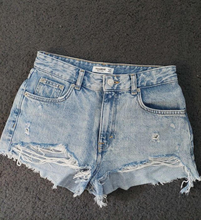 Pantalonii scurți Pull&Bear