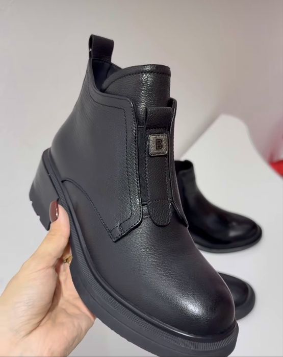 Стильные зимние ботинки 34 р