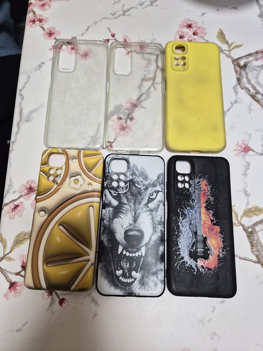 Чехлы на телефоны