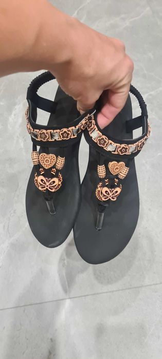Шлепки женские черные