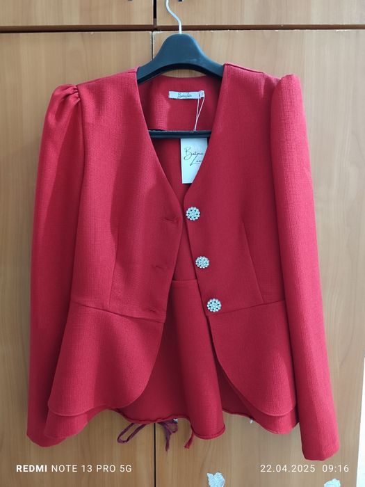 Продам костюм новый.