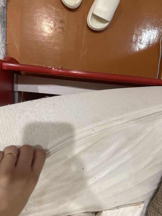 Продаётся детская кровать-машина с матрасом