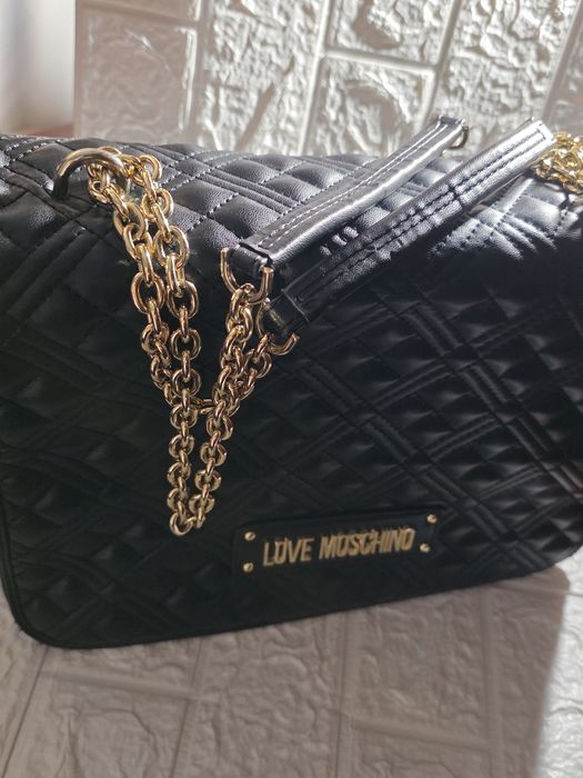 Geanta dama, Moschino