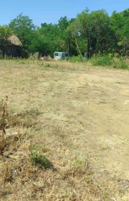 Продавам парцел за жилищно строителство