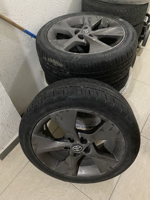 Срочно продам оригинальные диски с резиной