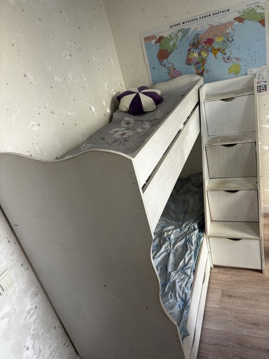 Продам детский двухъярусная кровать