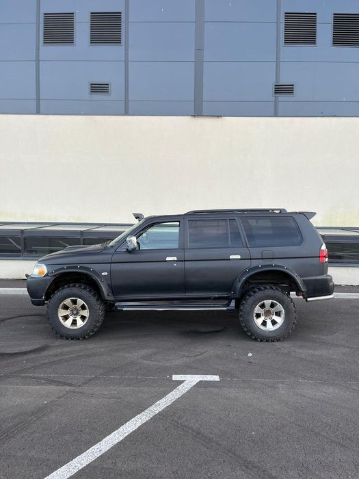 Vand Pajero Sport 2,5 impecabil