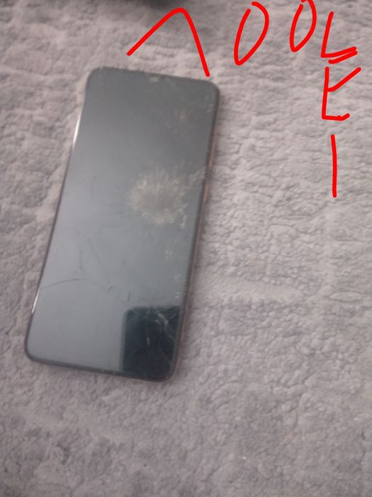 Vand telefoane pentru reparat