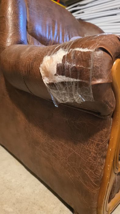 Fotolii piele ecologica si lemn masiv, maro