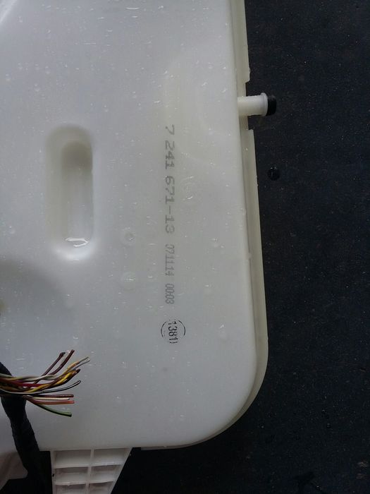 VAS lichid  Rezervor Spalator parbriz  bmw f30 bmw seria 3