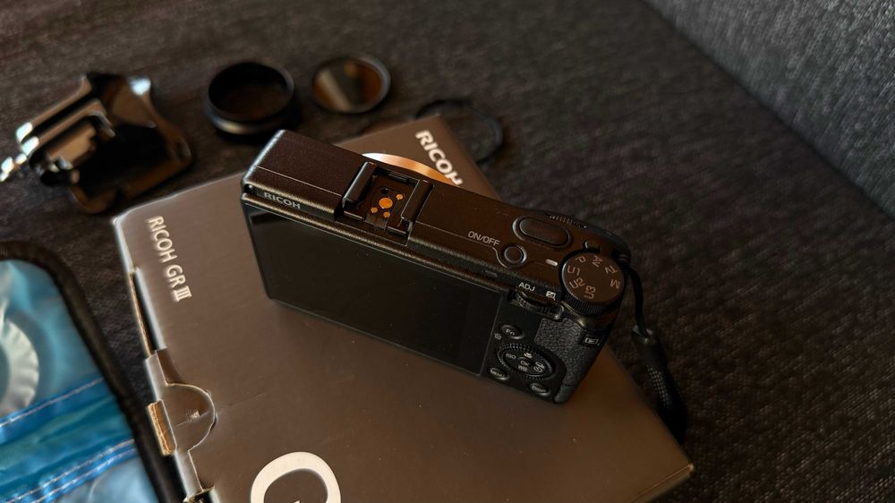 Ricoh GR III ca nou