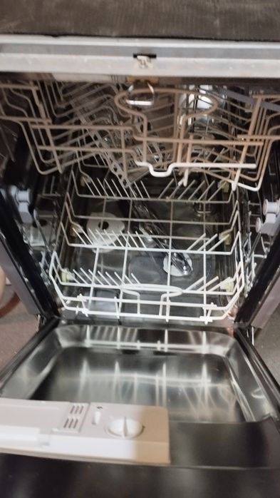 Съдомиялна за вграждане indesit