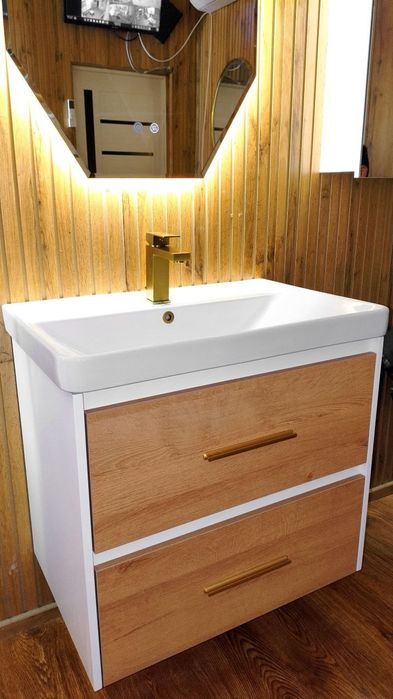 Vanna uchun tumbalar pvs materialda