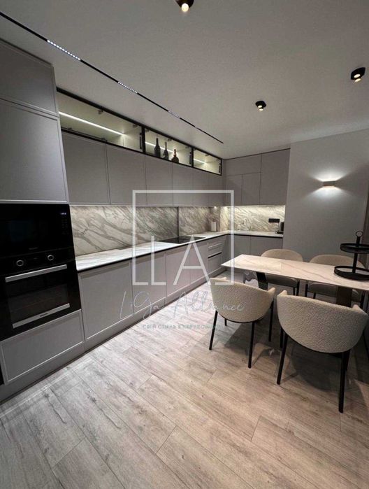 Продава се апартамент 103.48 кв.м. Поморие. Без интерес.