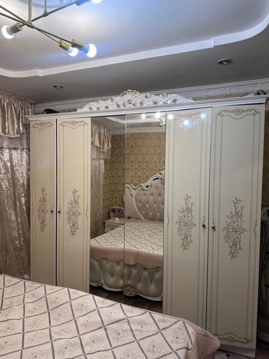 Продаю б/у Спальный гарнитур