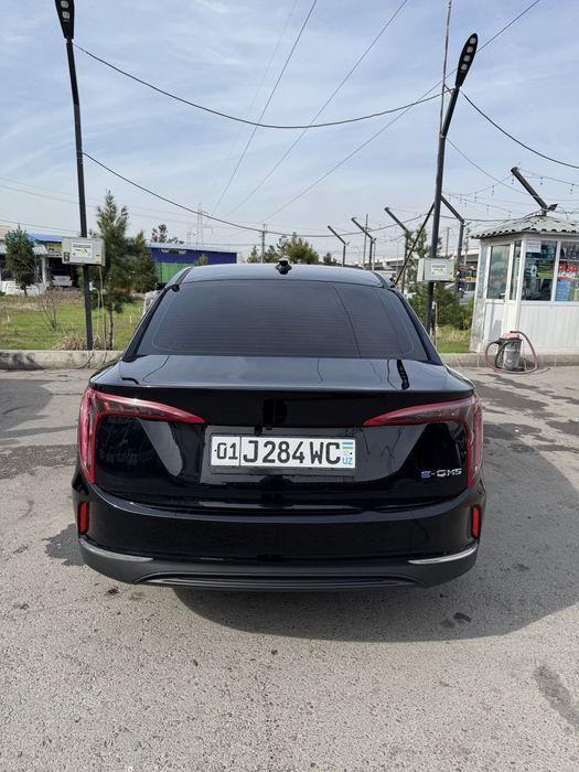 HONGQI E-QM5км 2024