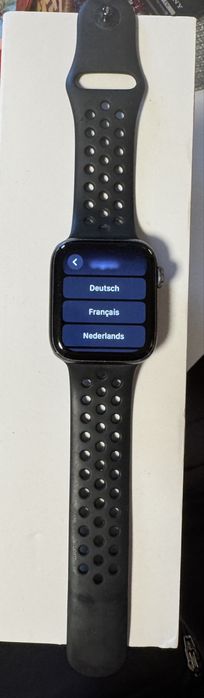 Apple Watch серия 5 (Nike) 2020 г.