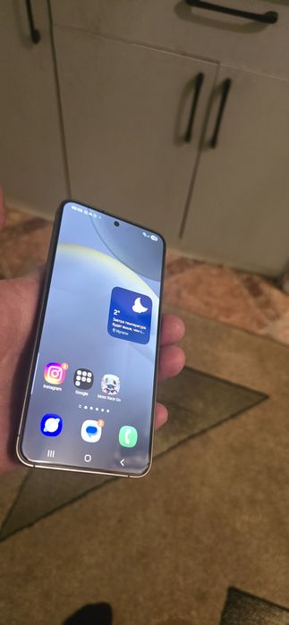 Самсунг  S 24! Почти новый!