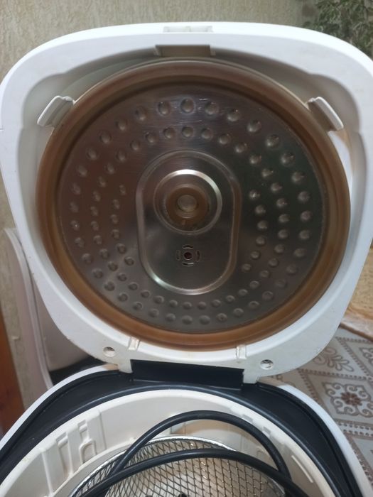 Продам мультиварку Redmond