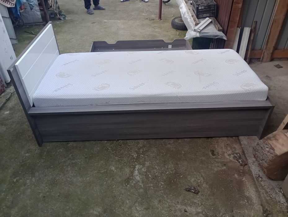 Pat de vânzare dimensiune 107\200