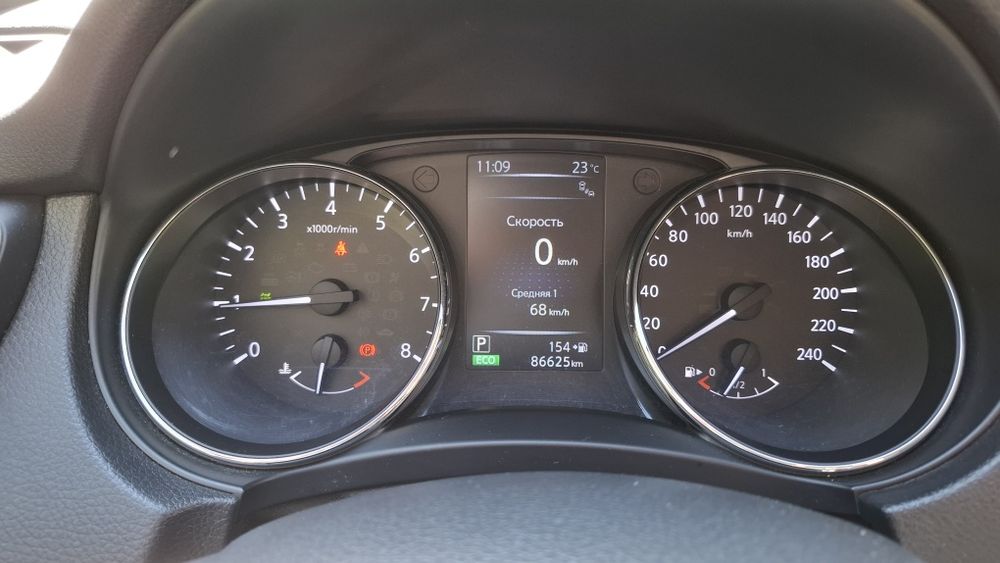 Продаю автомобиль Nissan X-trail.