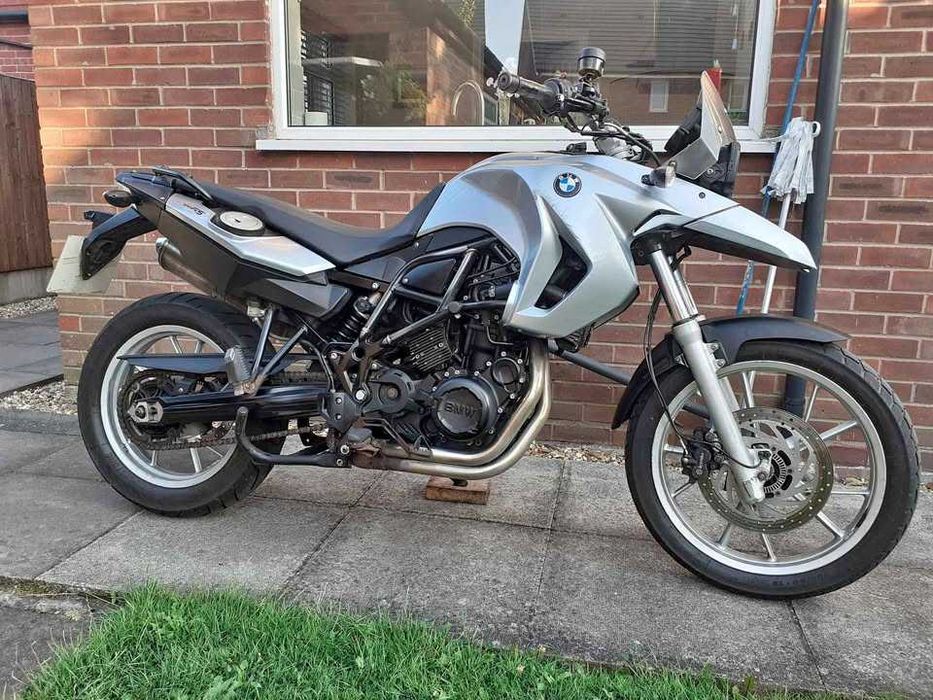 BMW F650 GS nerulata in tara