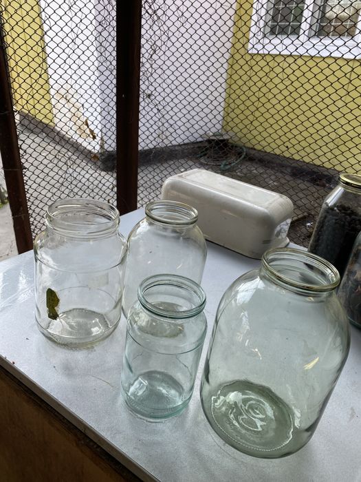 Стеклянные банки разной ёмкости