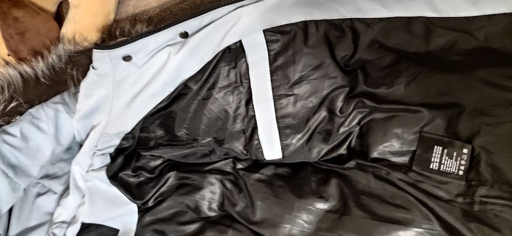 Продаю зимнюю куртку