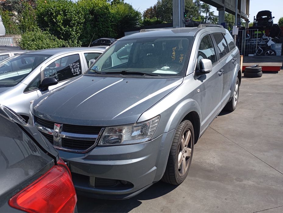 Dezmembrez Dodge journey 2.0 diesel bwd an 2008