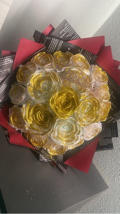 Buchete de trandafirii din satin