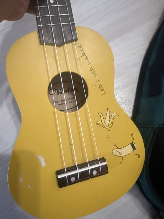 Гитара маленькая детская