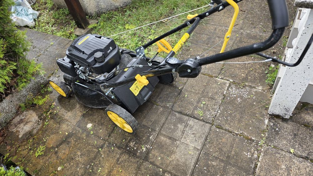 Продавам самоходна косачка Dohn Gardener