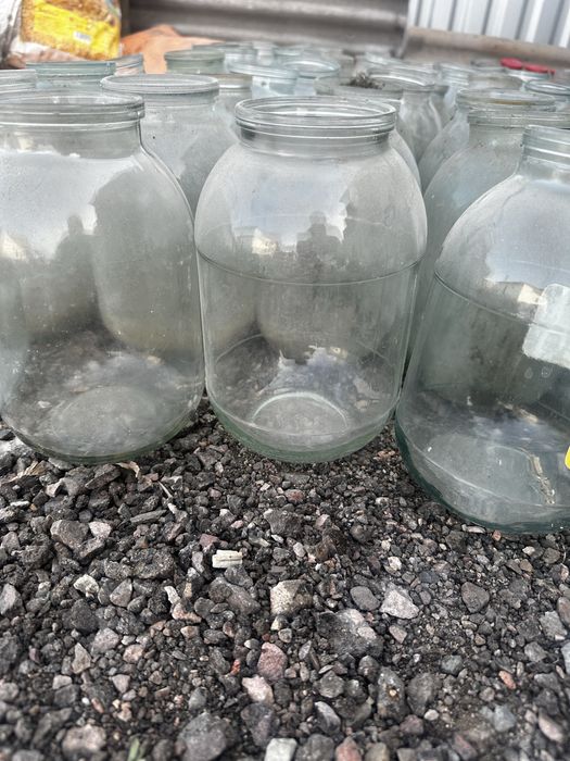 Продается банки 3-2-1-ех л