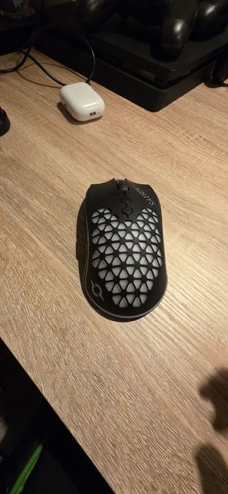 Vand mouse AQIRYS