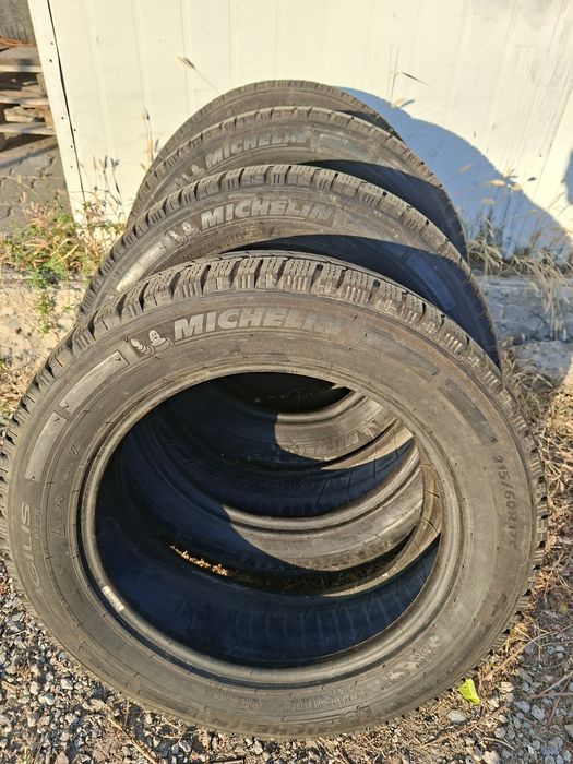 Продам шины 215/60/17  мишелин