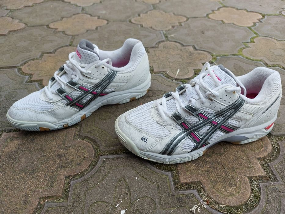 Adidasi Asics Nr.40 5