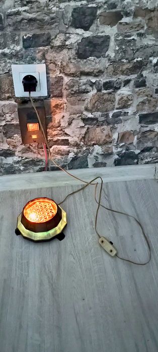 Ретро соц електрическа нощна лампа